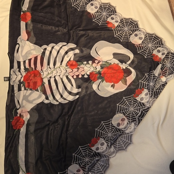 Victoria Harbour Dia De Los Muertos Sheer Mesh Skeletons Cape One Size - Picture 1 of 8